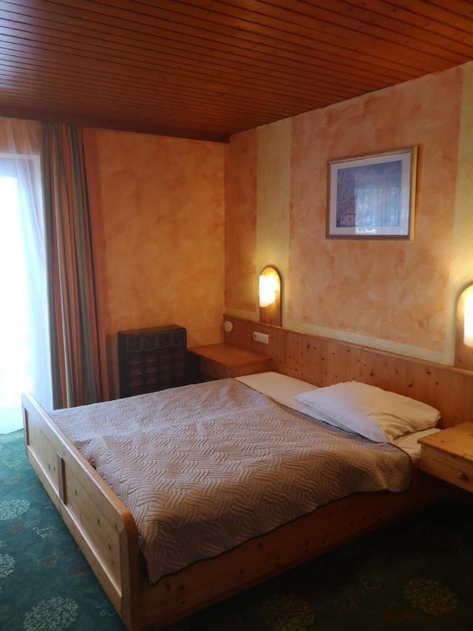 Hotel Wirt Z'Minsta Altmuenster Exterior photo