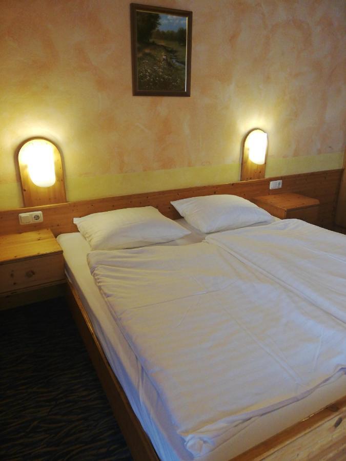 Hotel Wirt Z'Minsta Altmuenster Exterior photo